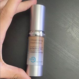 Oxygenetix Foundation in walnut